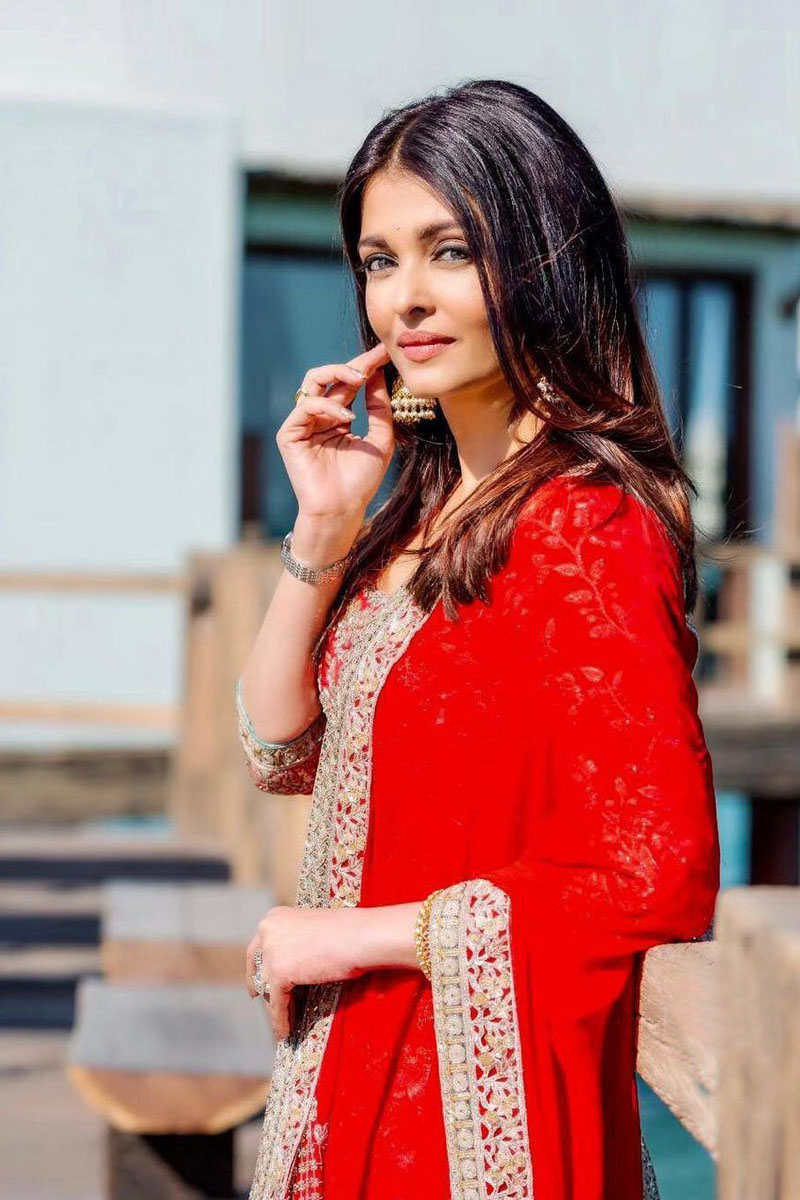 Aishwarya rai red clearance dress